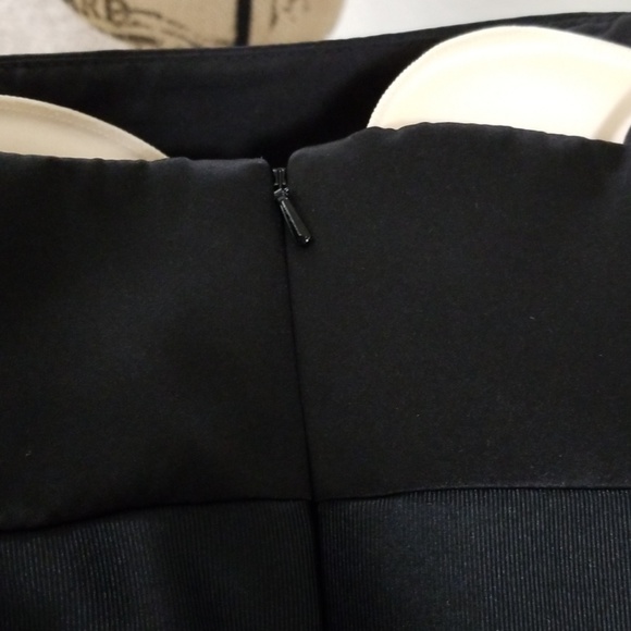 Elegant David's Bridal Dress - Picture 7 of 7